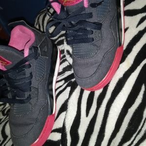 Jordan 4s size 4.5 youth boys 6.-6.5 woman